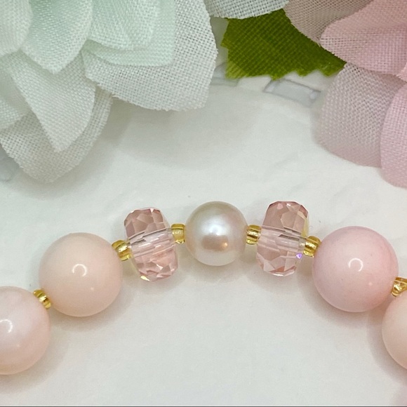 Queen Conch Shell Crystal Pearl Bracelet - Picture 6 of 9